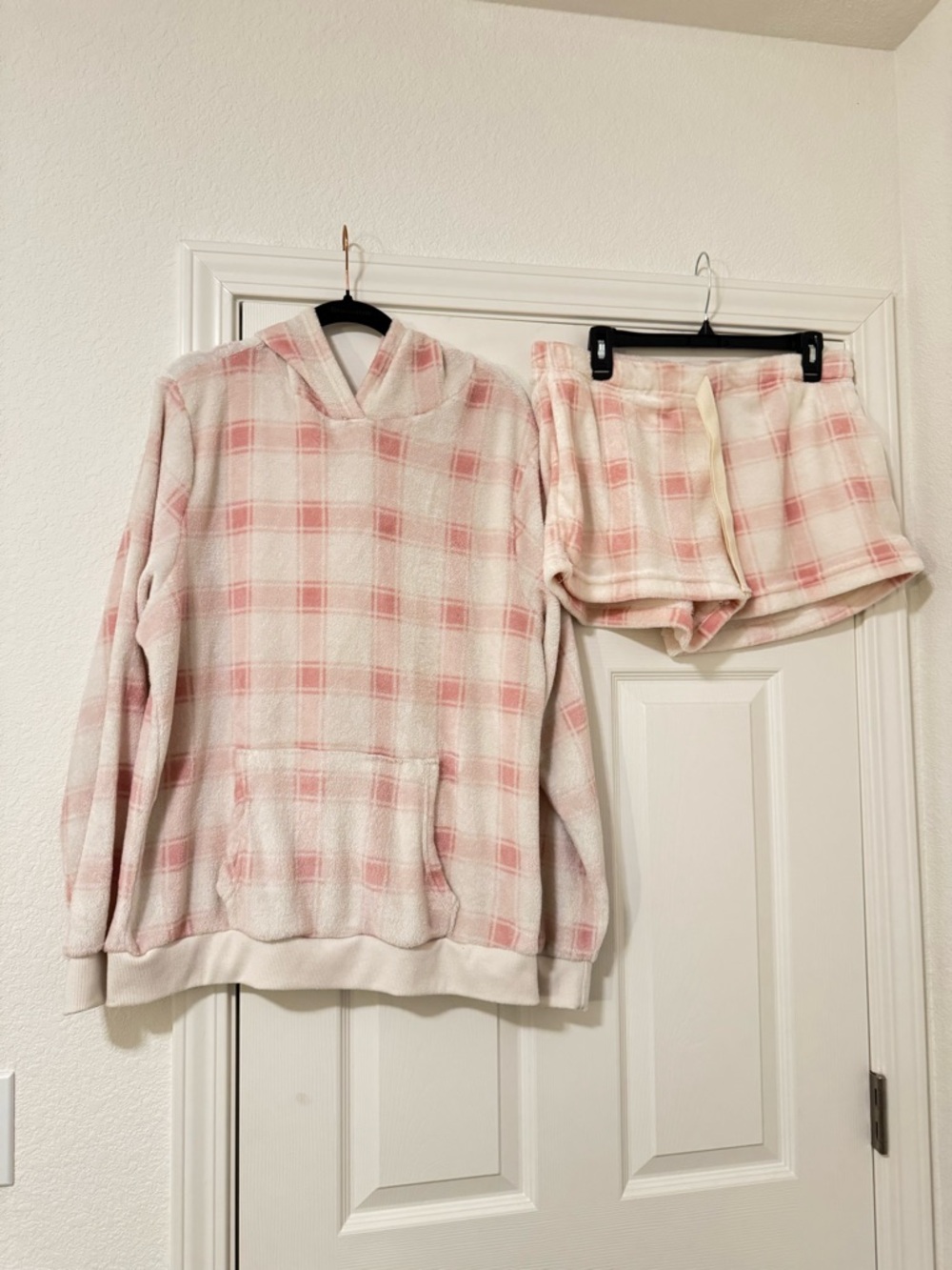 Plush Pink & Cream Hooded Lounge Top - XL